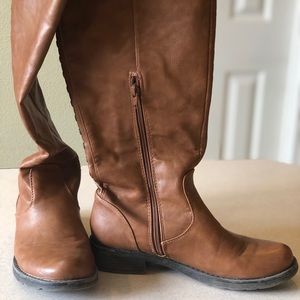 Boots size 7